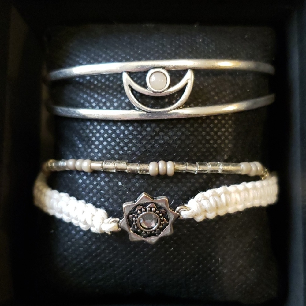 Bracelet